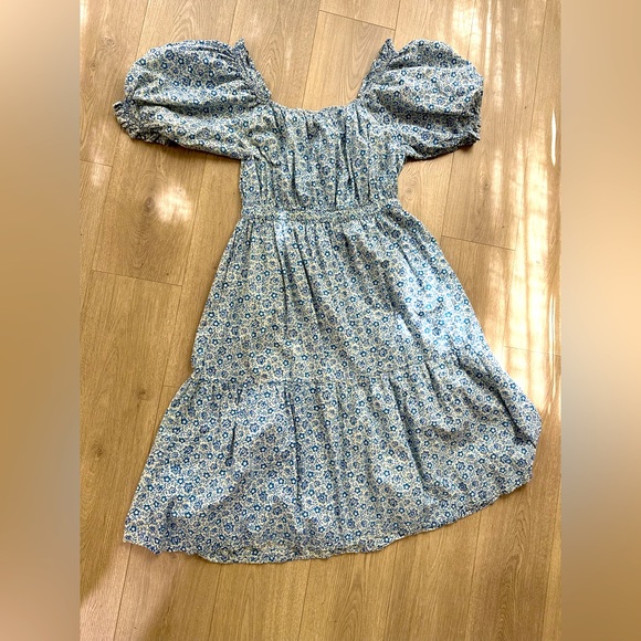 Sea New York Dresses & Skirts - Sea New York Puff sleeve midi dress with pockets